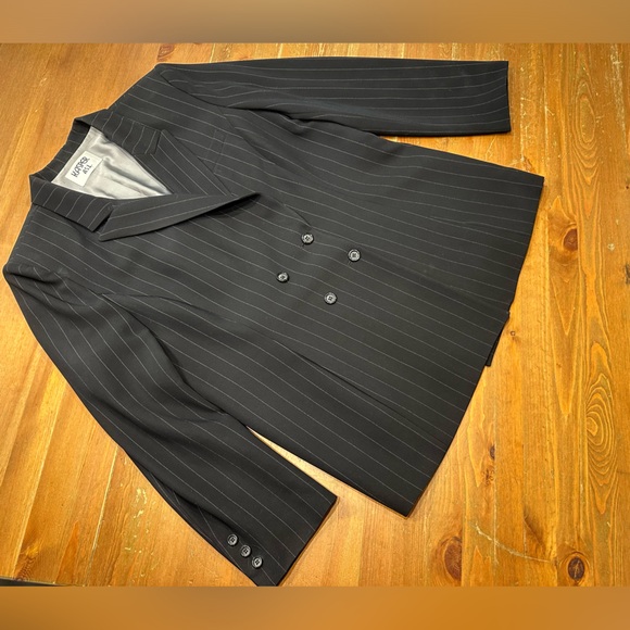 Plus Size Vintage 90s Double Breasted Black Pin Stripped Kasper Pant Suit SZ: 16 - Picture 4 of 14